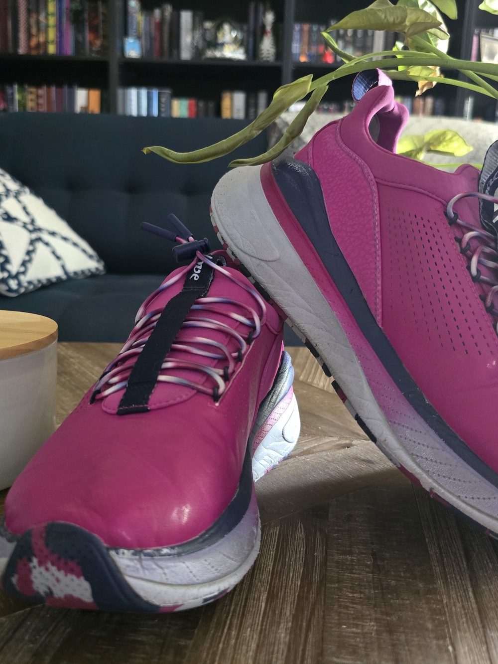 Clove Forte Vivid Berry / Navy Pink Max Cushion Sneakers Women's Size 8.5